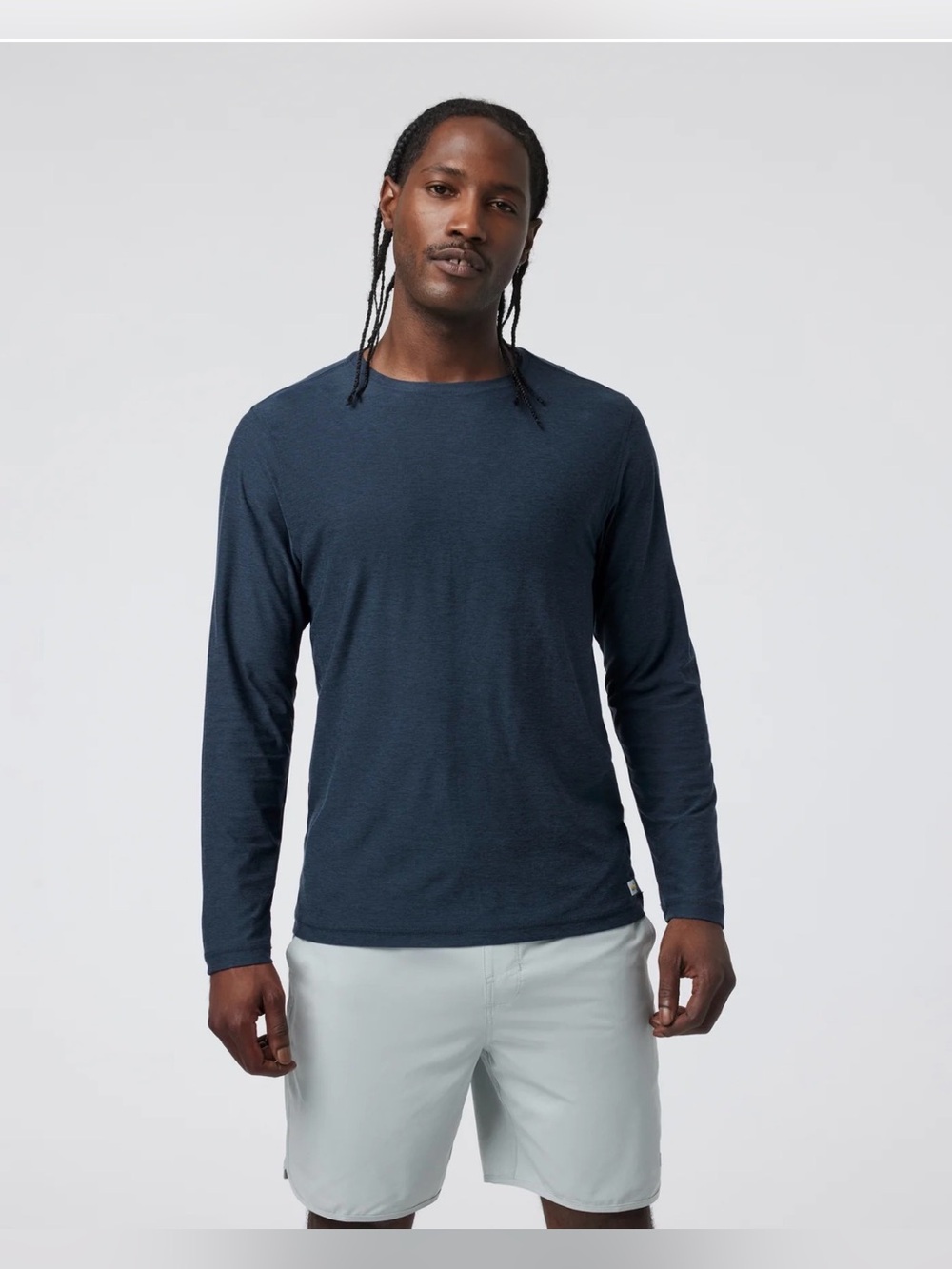 Vuori Men’s Long Sleeve Strato Tech Tee in Navy Heather